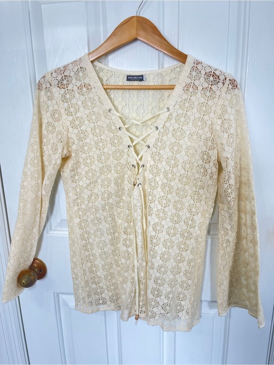 EARTHBOUND Tops - VTG Y2K Earthbound Trading Sheer Lace Front Small Cream Floral Fairy Boho